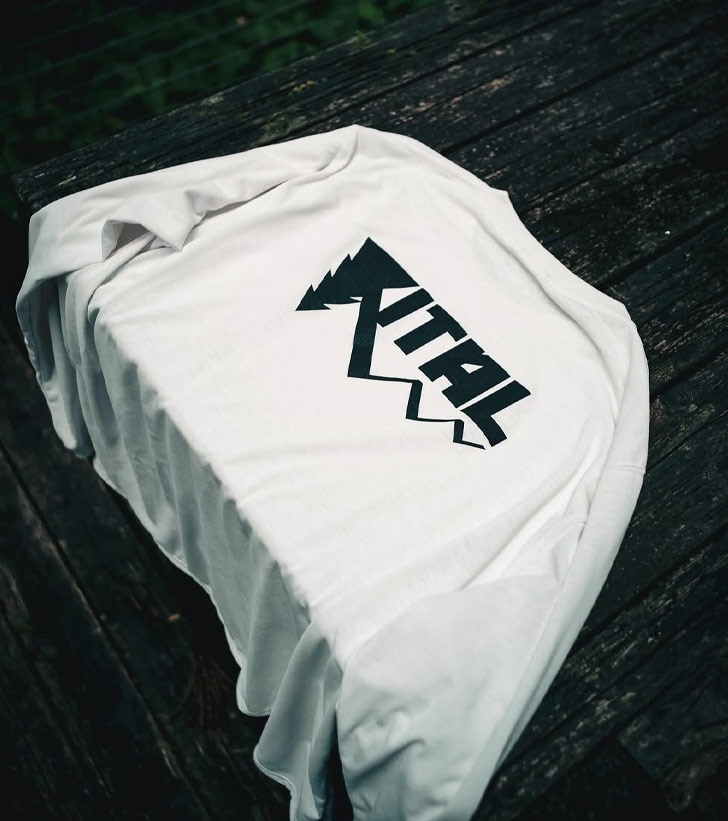  Man Tシャツ 肖像 stadium LIVE STADIUM T-shirt Black – Official髭男dism ONLINE STORE